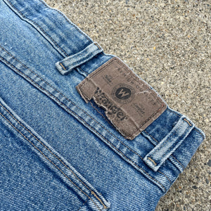 Denim on Fire Distress 5inch Wrangler Jorts 44W