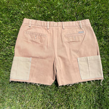 2-Tone Octa-Pocket Distressed Shorts 38W