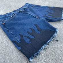 Denim on Fire Distress 5inch Levi Jorts 33W