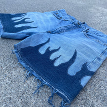 Denim on Fire Distress 5inch GAP Jorts 33W